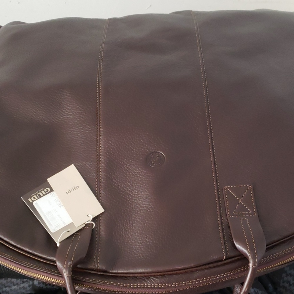 GIUDI suit case